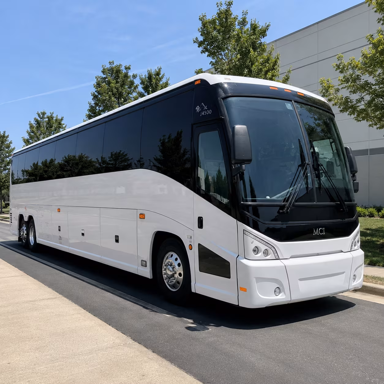 daily contractor shuttles to robins air force base